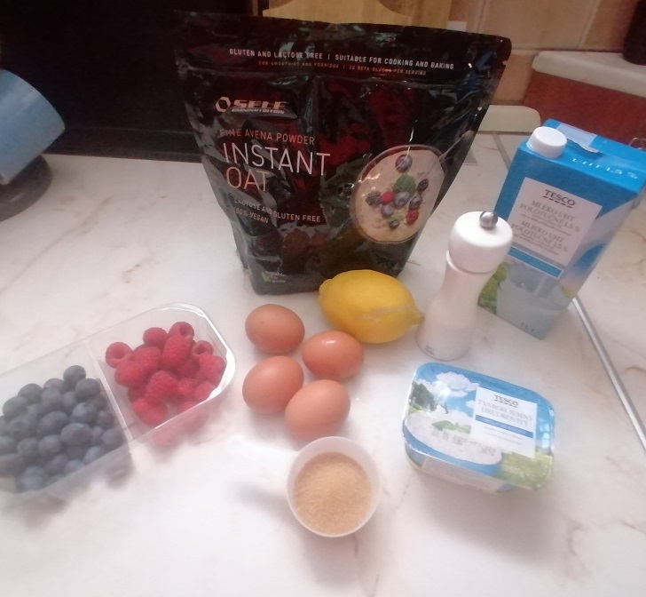 Proteínmi nabité palacinky s tvarohom a ovocím - 2