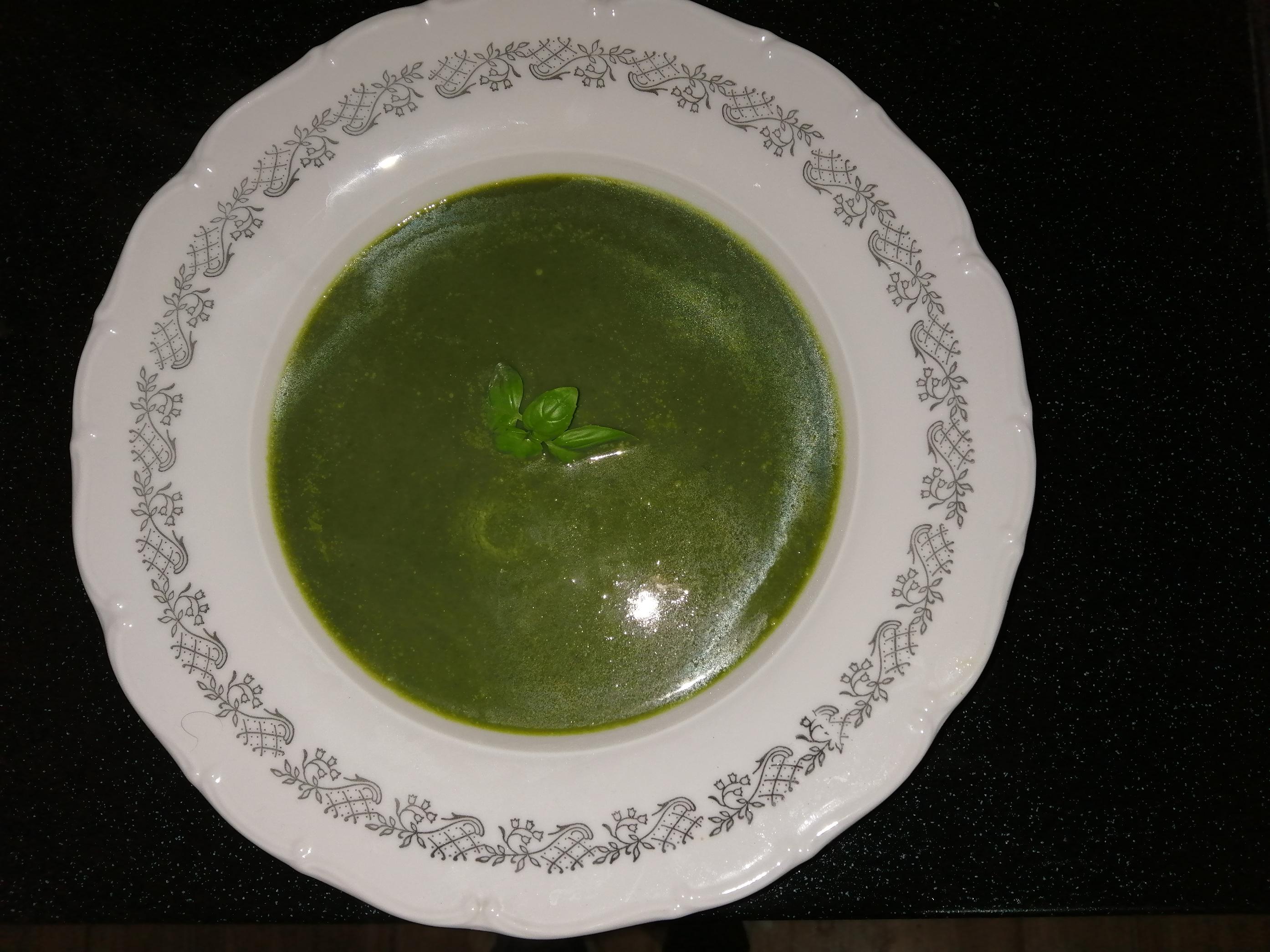 Špenátovo-cuketová  polievka